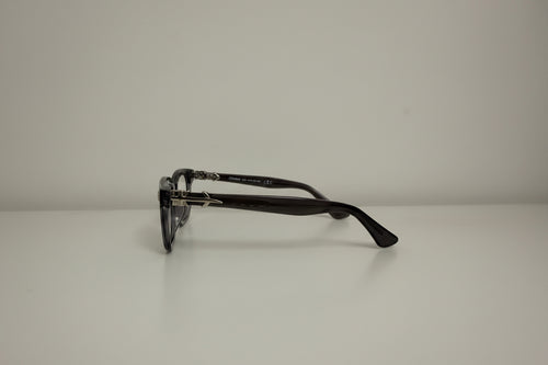 Lunettes grises foncé